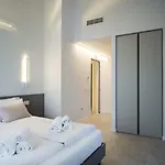 Borgocinquanta * إيزولا ديلا سكالا