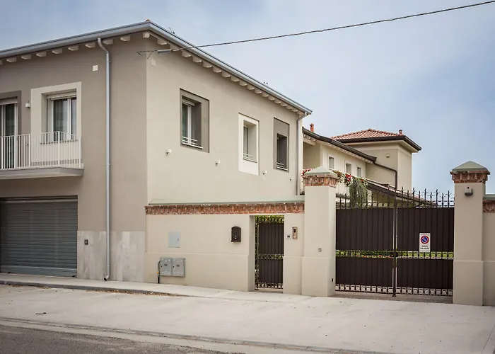 Borgocinquanta بيت ضيافة